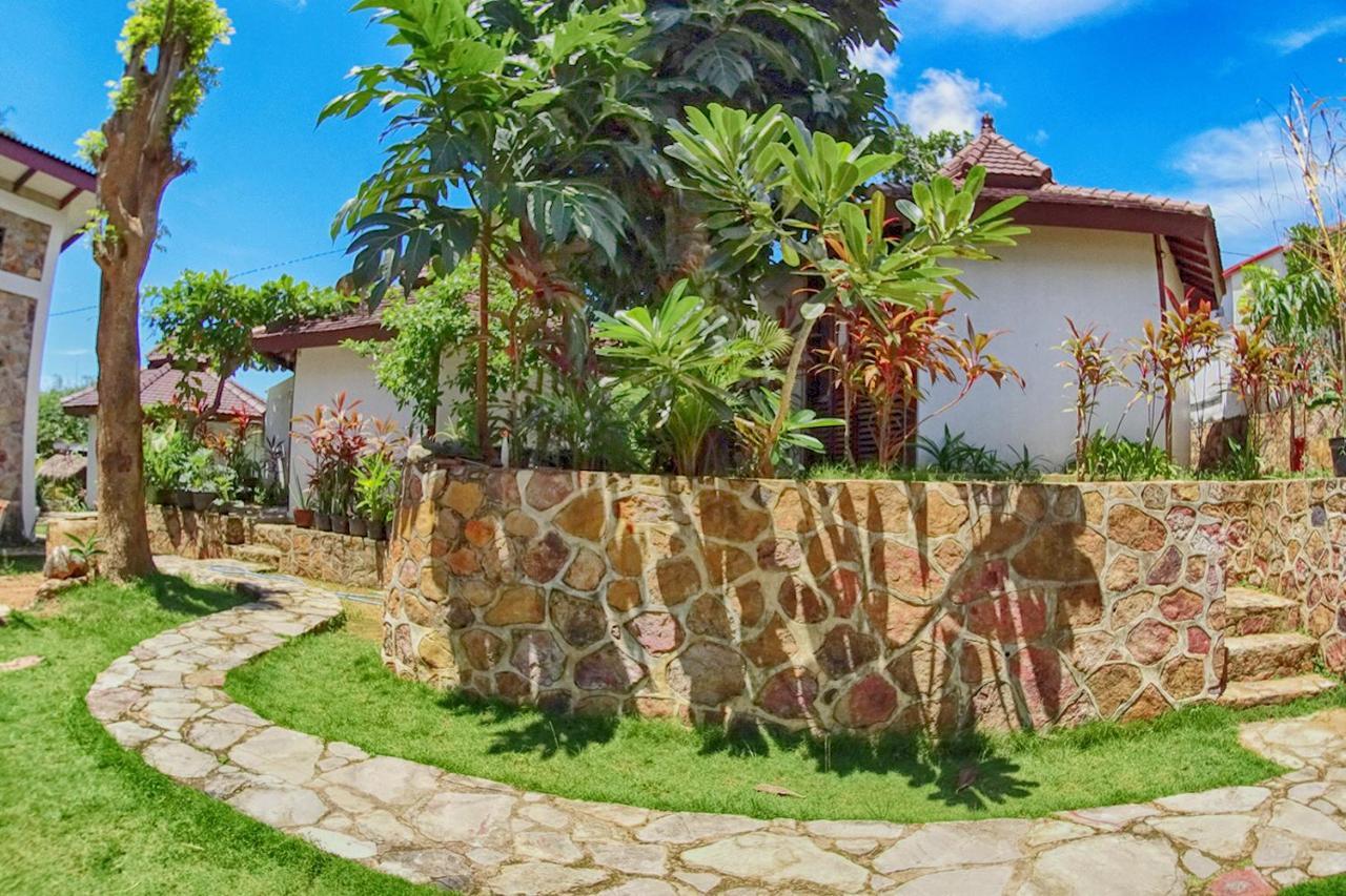 Ayu Hotel Karimunjawa Dış mekan fotoğraf