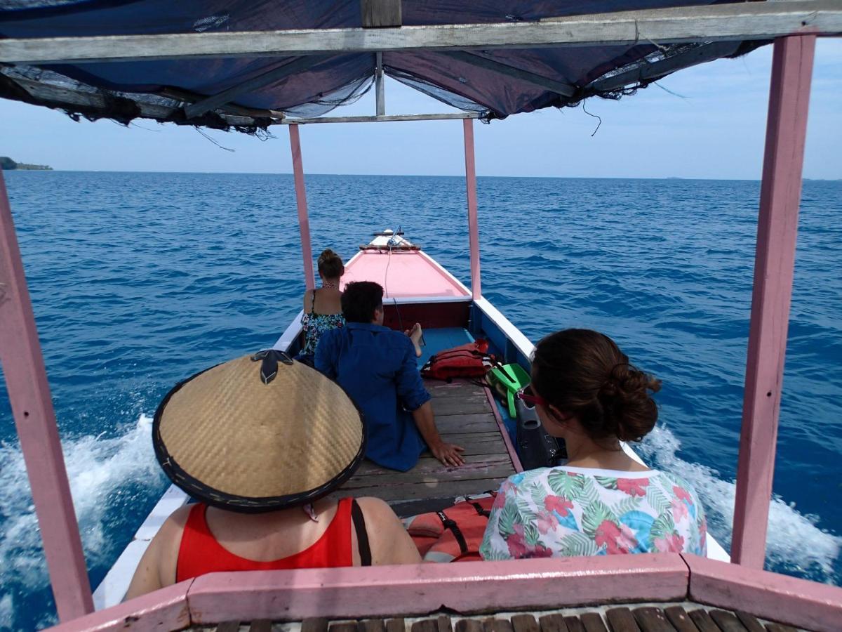Ayu Hotel Karimunjawa Dış mekan fotoğraf